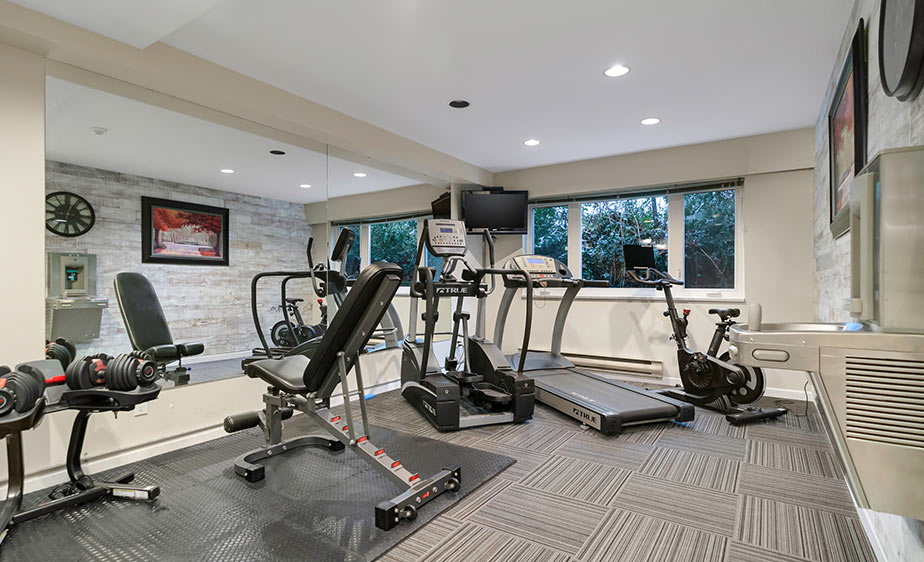  Fitness Room 